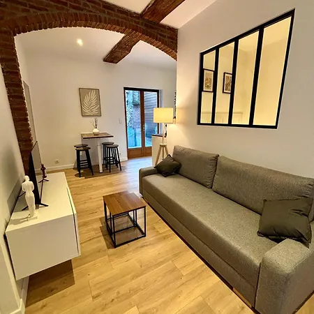 Le Petit Hainaut, Hyper Centre * 瓦朗西纳