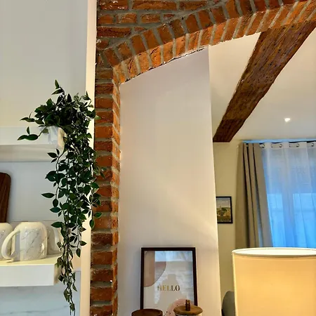 Le Petit Hainaut, Hyper Centre * 瓦朗西纳