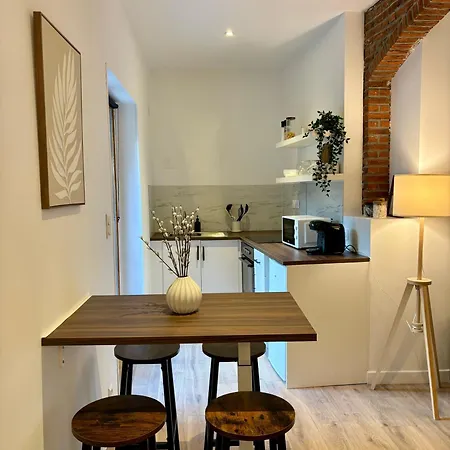 Le Petit Hainaut, Hyper Centre 公寓